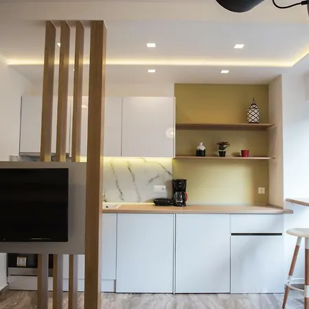 Violet #colony_white_tower * Thessalonique